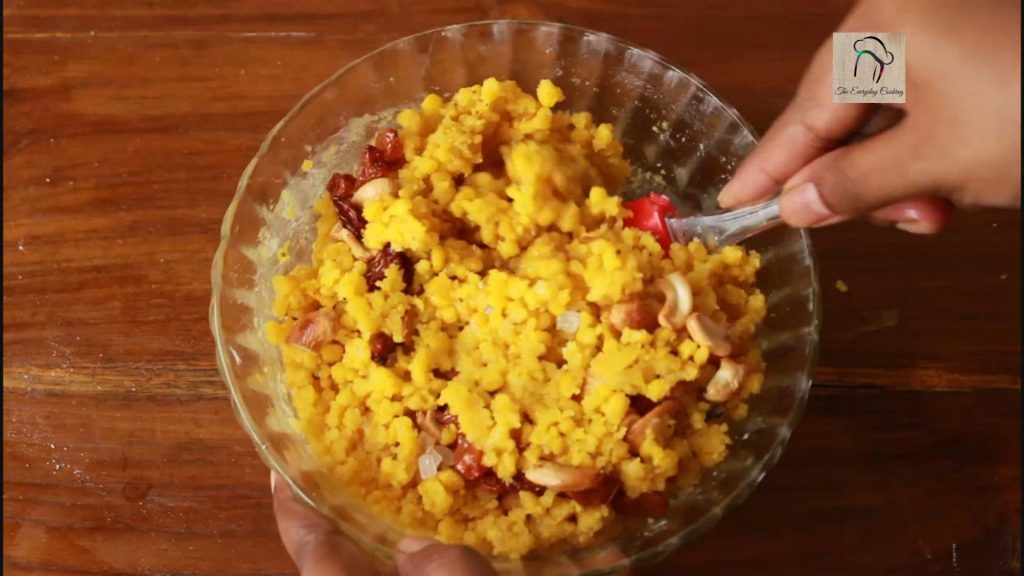 mixed fried cashews and raisin to boondi mixture